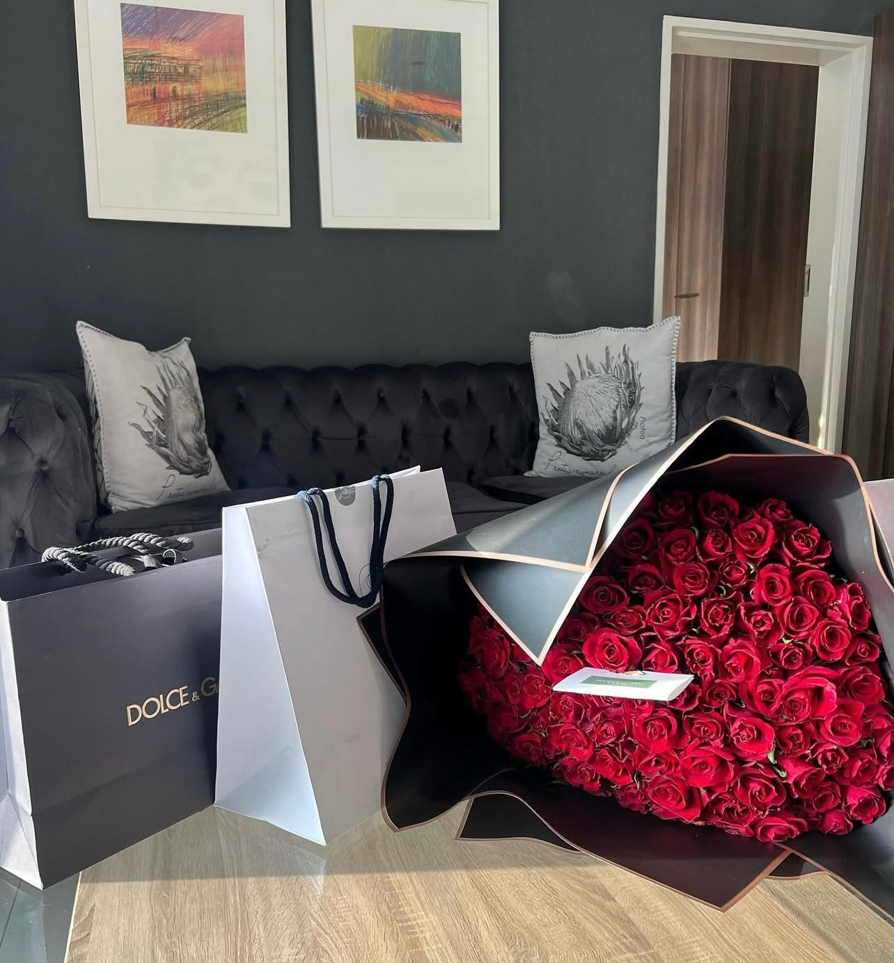 100 Red Roses