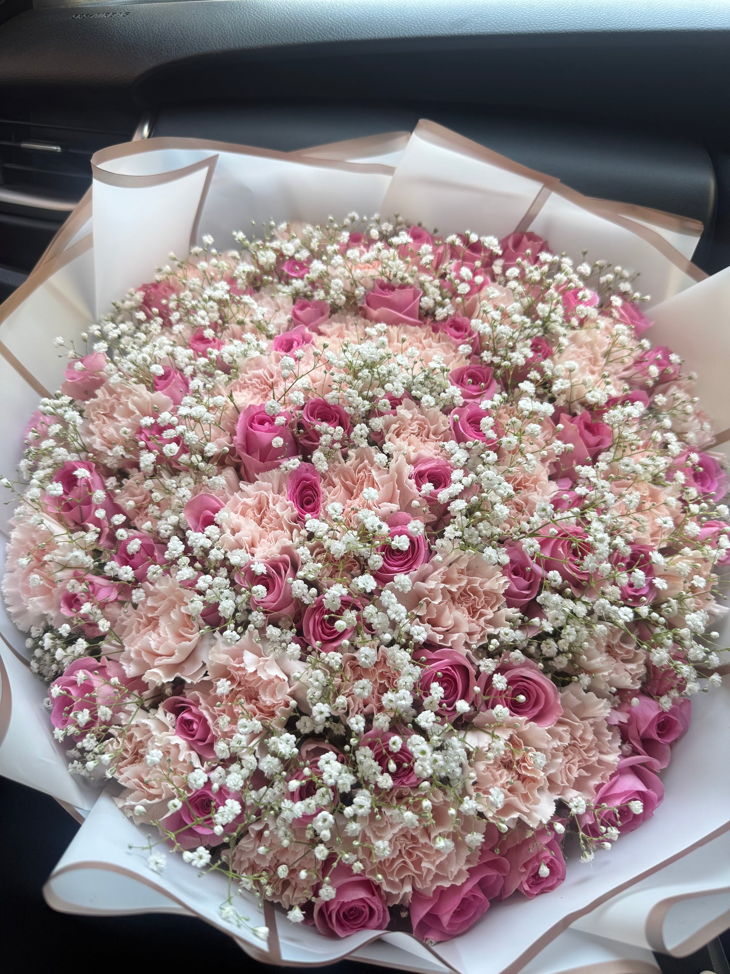 Pink roses and Carnations Bouquet