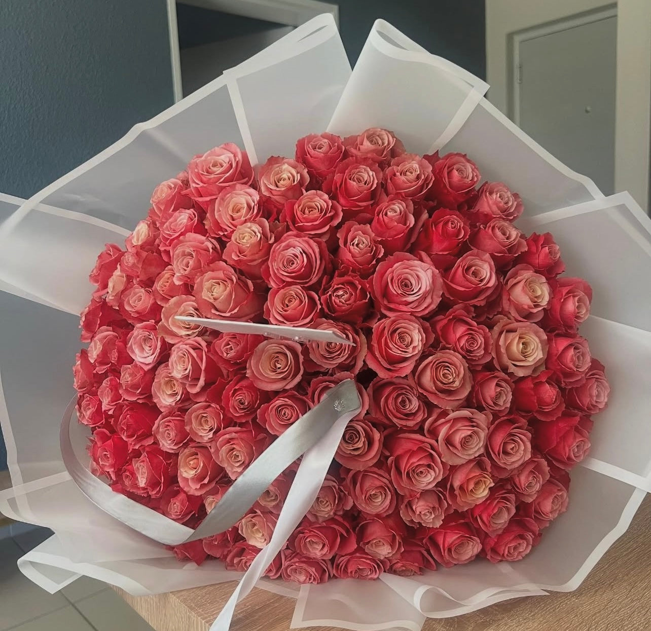 100 Pink Roses